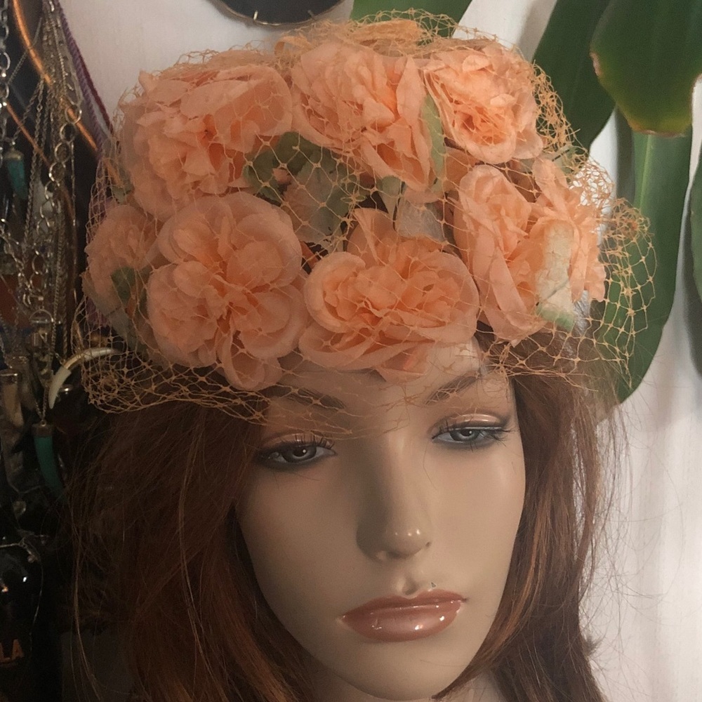 Vintage 50’s Peach Flower Hat